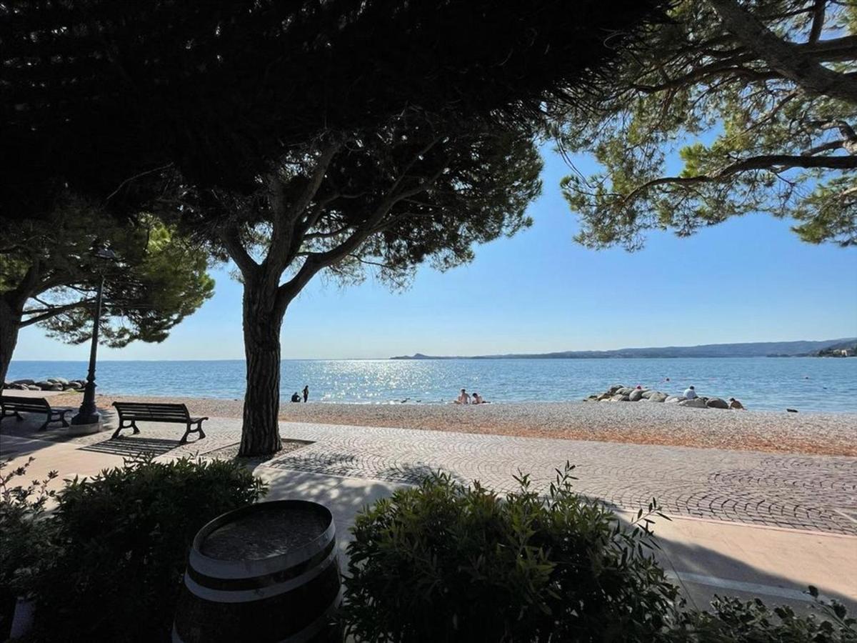 Appartamento Con Vista Lago Toscolano Maderno Bagian luar foto