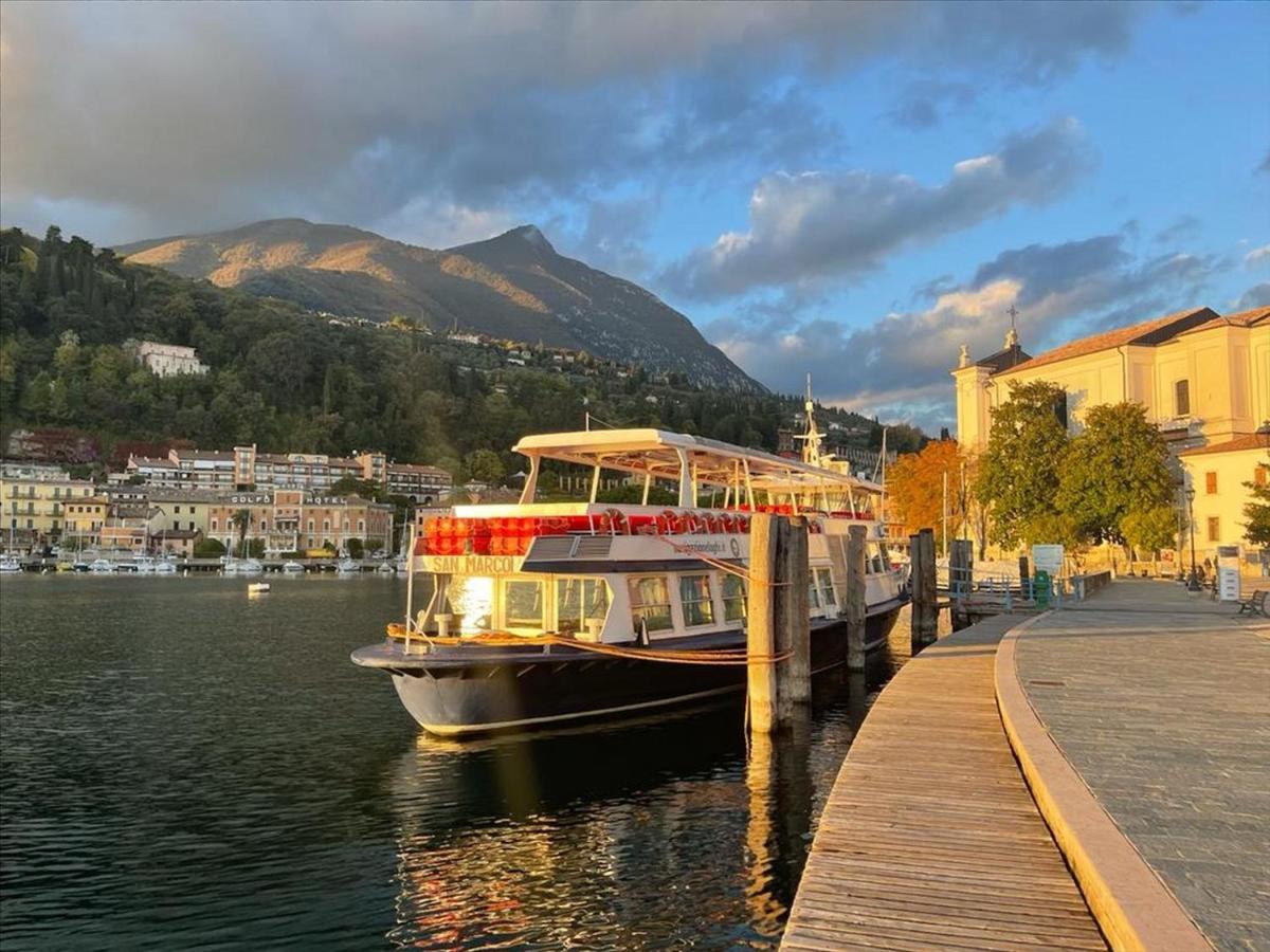 Appartamento Con Vista Lago Toscolano Maderno Bagian luar foto